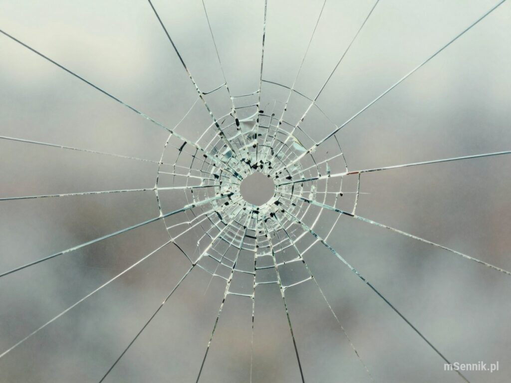 Sennik Pęknięta Szyba - znaczenie snu